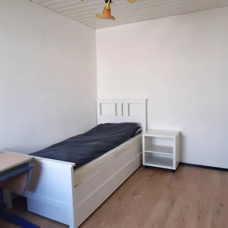 Ruhiges Im Bungalow Nahe Flughafen Frankfurt Und *