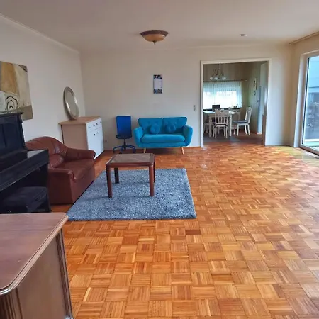 Homestay Ruhiges Im Bungalow Nahe Flughafen Frankfurt Und